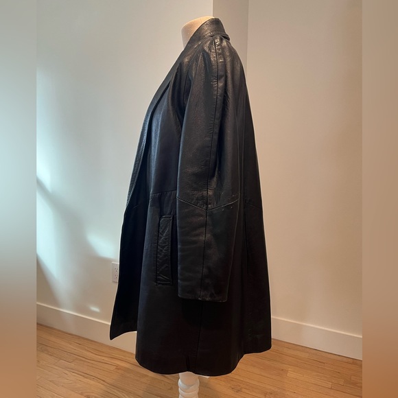Vintage leather coat - Picture 3 of 8